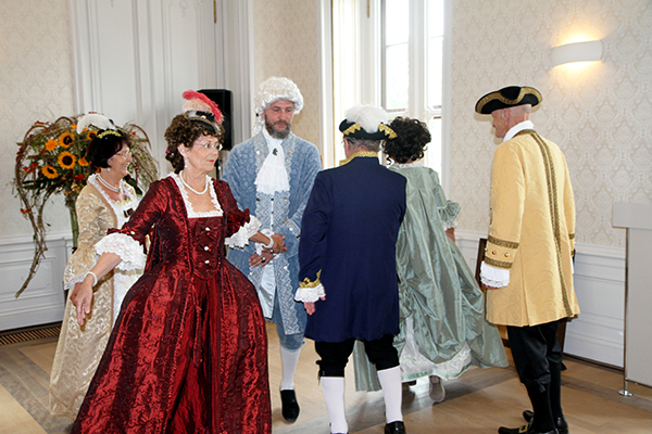 Auftritt der Barocktanzgruppe